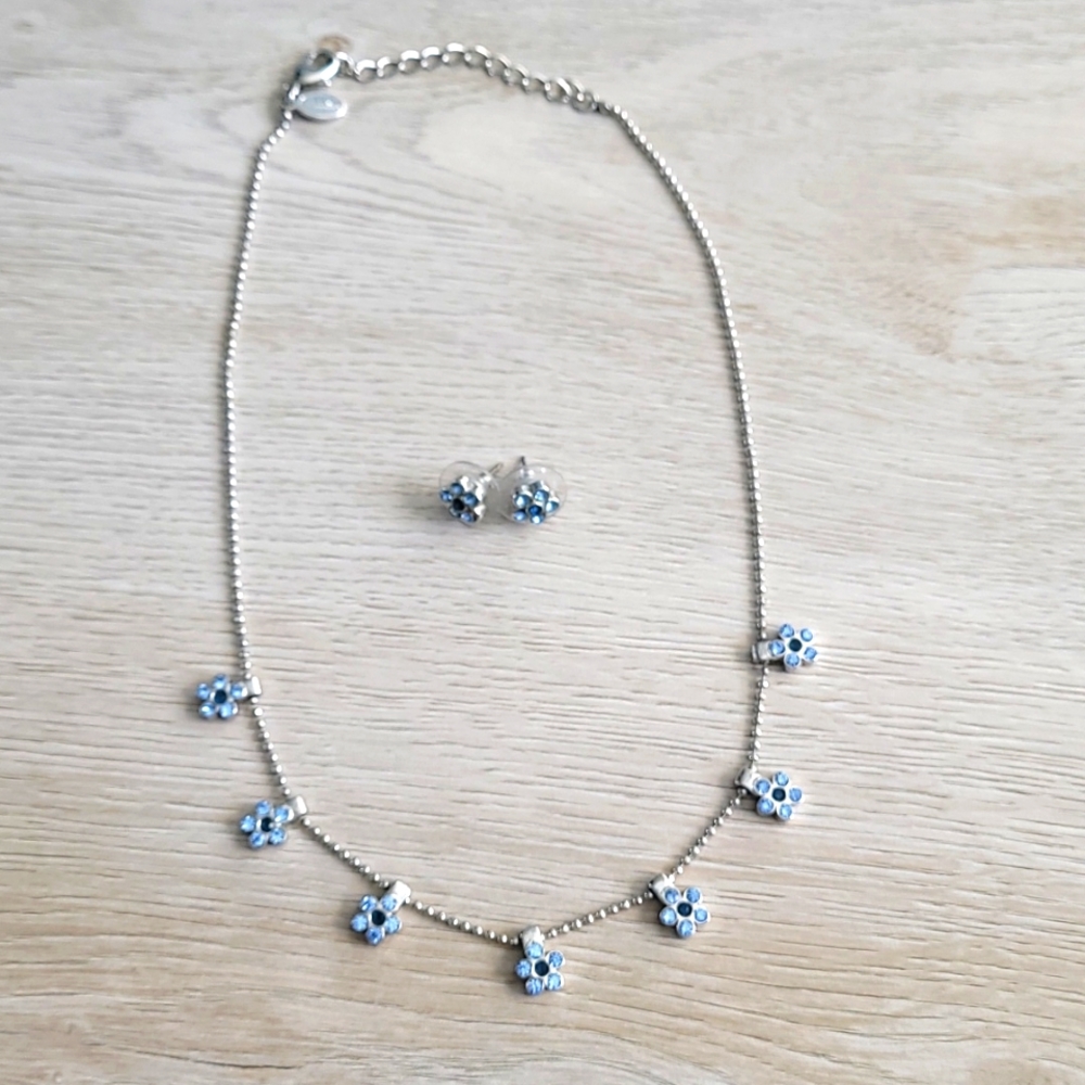 Flower necklace and earrings